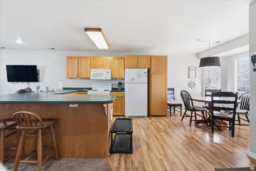 Image 11 of property listing at 929 N HARBOR VILLAGE EAST DR #216B, Garden City, UT 84028