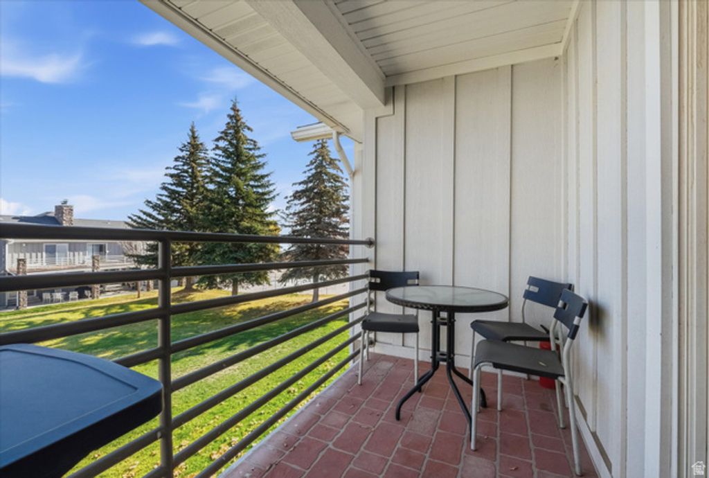 Image 13 of property listing at 929 N HARBOR VILLAGE EAST DR #216B, Garden City, UT 84028
