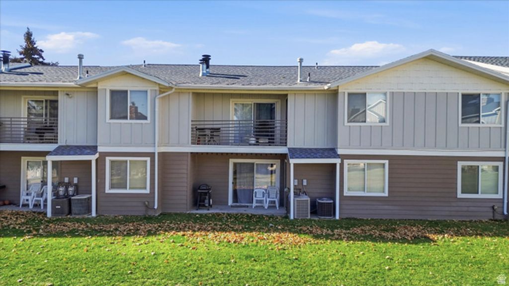 Image 24 of property listing at 929 N HARBOR VILLAGE EAST DR #216B, Garden City, UT 84028