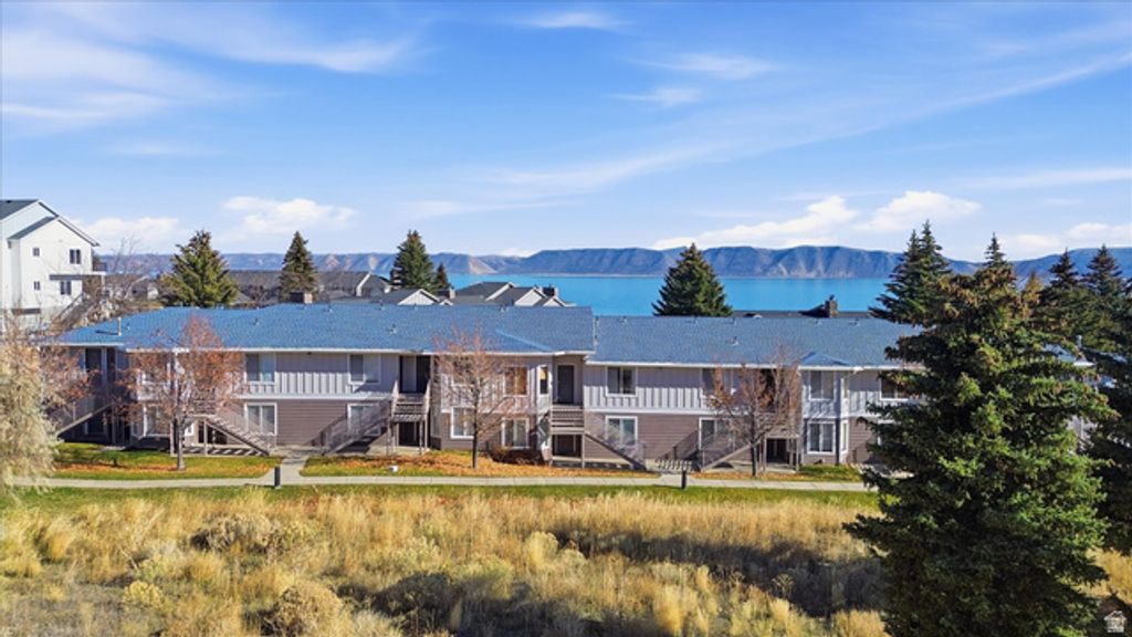 Image 4 of property listing at 929 N HARBOR VILLAGE EAST DR #216B, Garden City, UT 84028