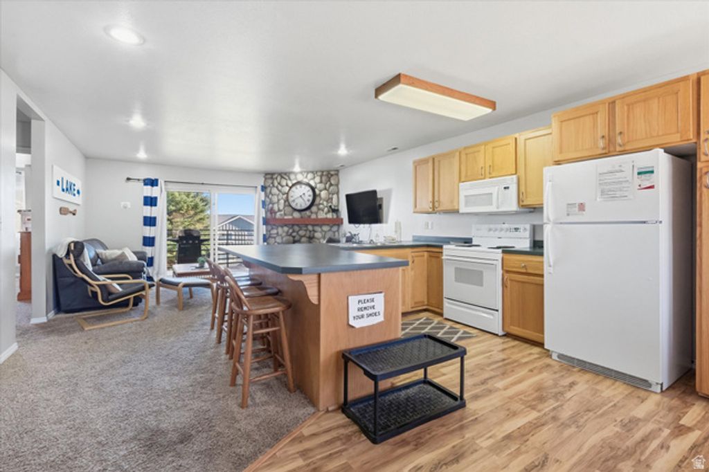 Image 6 of property listing at 929 N HARBOR VILLAGE EAST DR #216B, Garden City, UT 84028