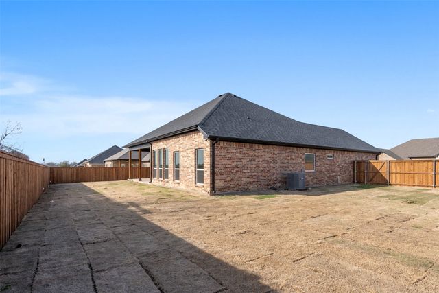 503 Limestone Circle, Mabank, TX 75147