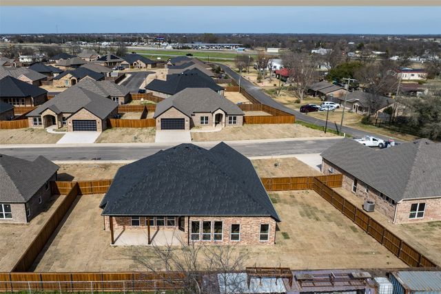 503 Limestone Circle, Mabank, TX 75147