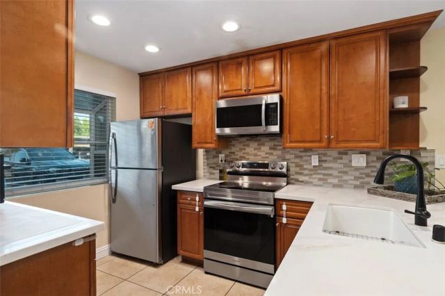 223 Pineview, Irvine, CA 92620