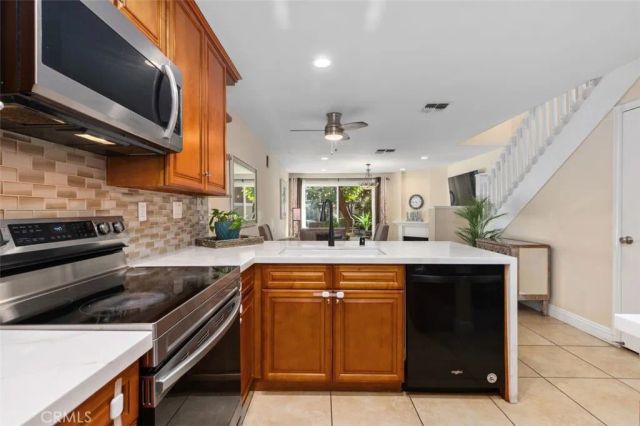 223 Pineview, Irvine, CA 92620