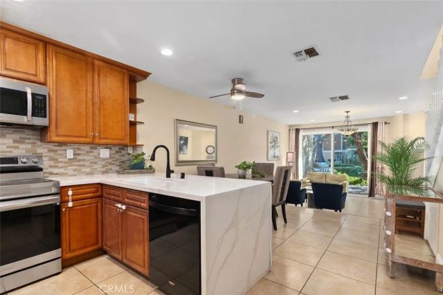 223 Pineview, Irvine, CA 92620