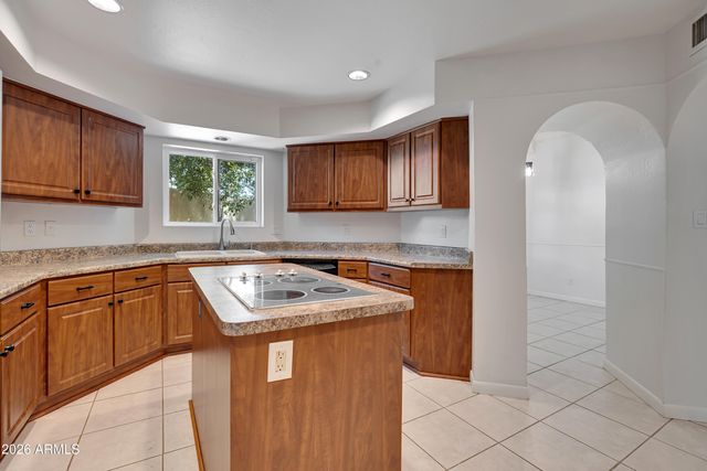 5825 N 12TH Street 11, Phoenix, AZ 85014