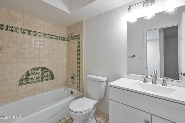 5825 N 12TH Street 11, Phoenix, AZ 85014