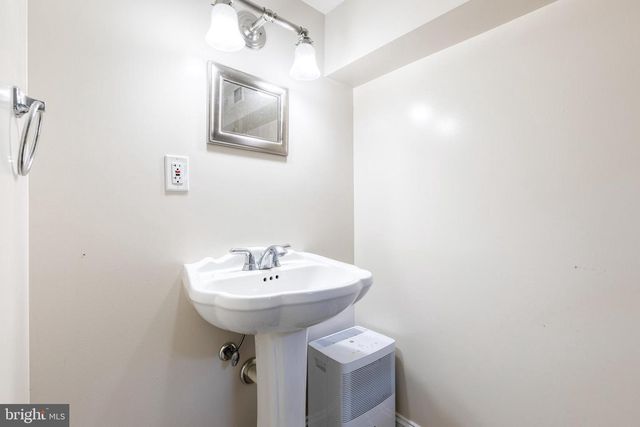 607 S STREEPER ST, Baltimore, MD 21224