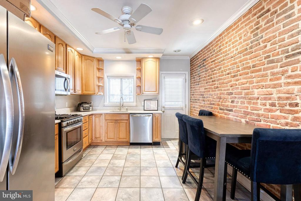 607 S STREEPER ST, Baltimore, MD 21224