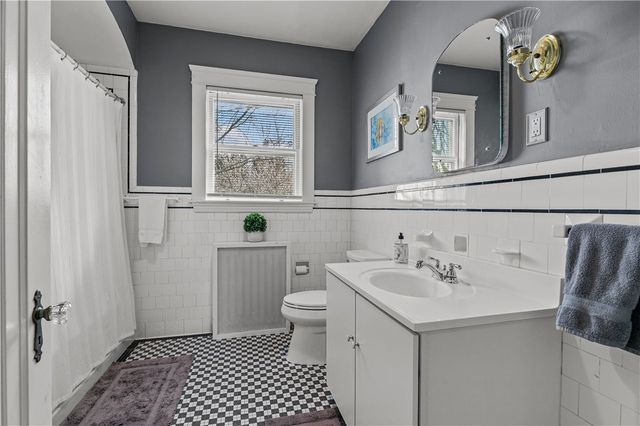 75 Ayrault Street 1, Newport, RI 02840