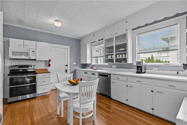 75 Ayrault Street 1, Newport, RI 02840