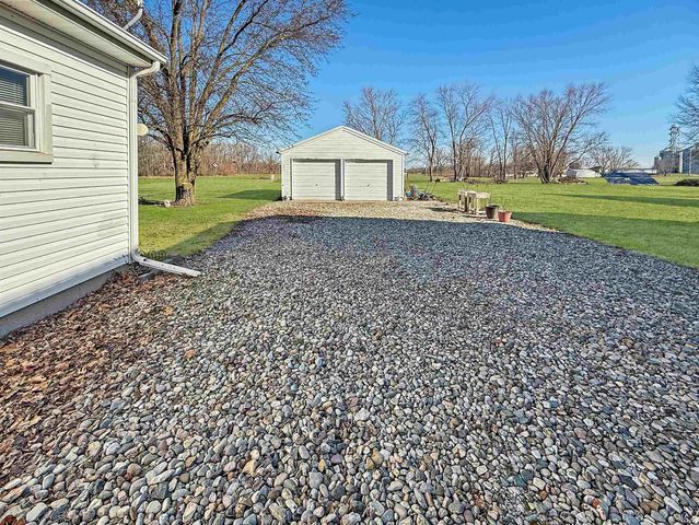 1832 E 800 N, West Lafayette, IN 47906