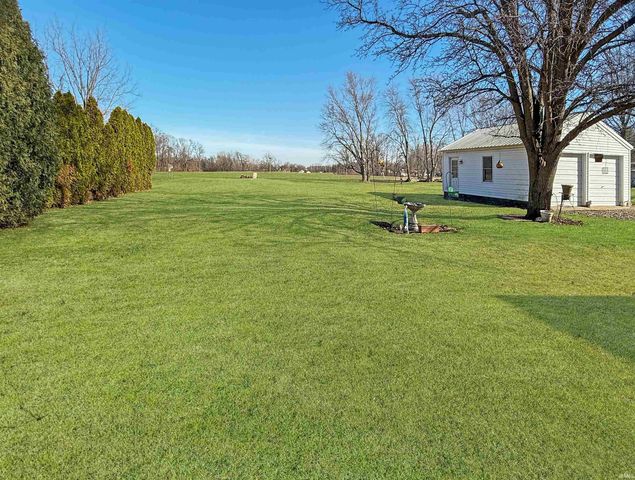 1832 E 800 N, West Lafayette, IN 47906