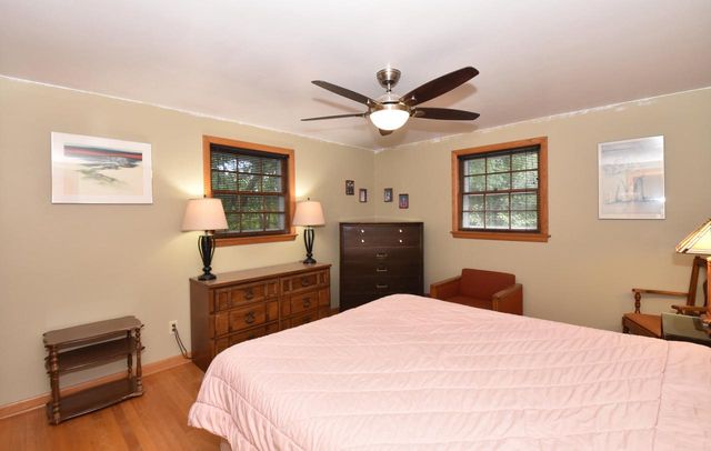 6600 N Braeburn LANE, Glendale, WI 53209