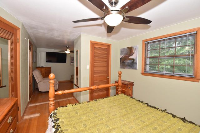 6600 N Braeburn LANE, Glendale, WI 53209