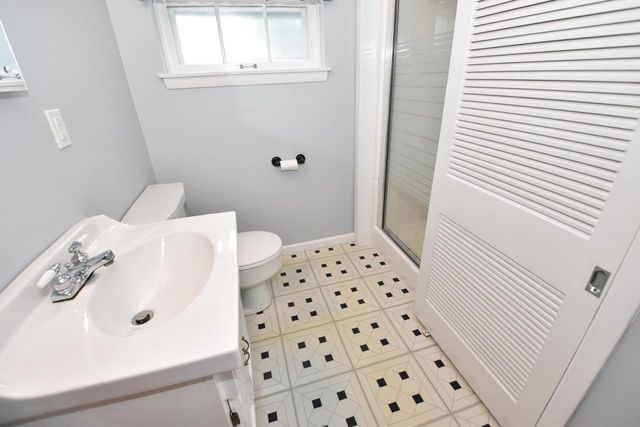 6600 N Braeburn LANE, Glendale, WI 53209
