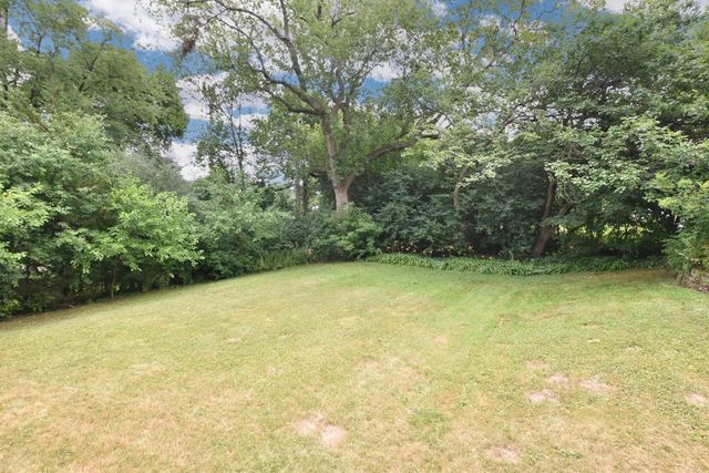 6600 N Braeburn LANE, Glendale, WI 53209