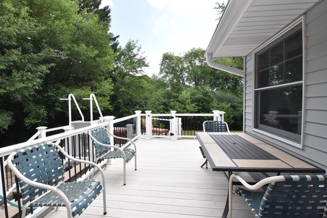 6600 N Braeburn LANE, Glendale, WI 53209