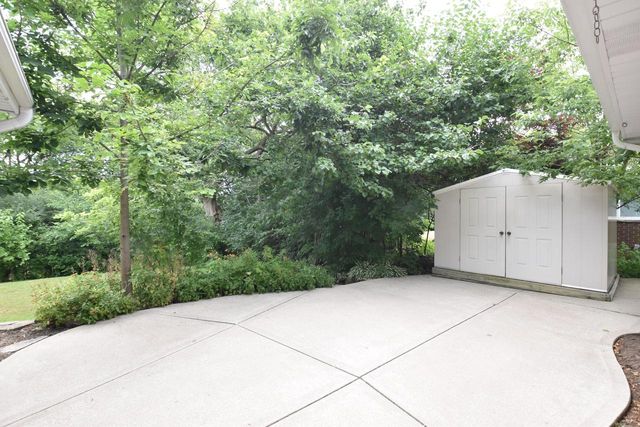 6600 N Braeburn LANE, Glendale, WI 53209