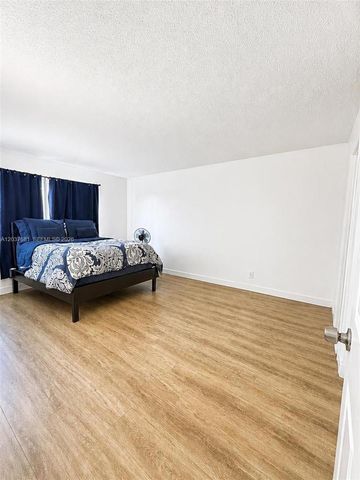 8405 NW 8th Street 204, Miami, FL 33126