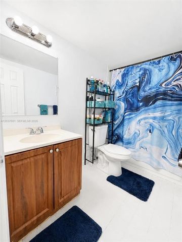 8405 NW 8th Street 204, Miami, FL 33126