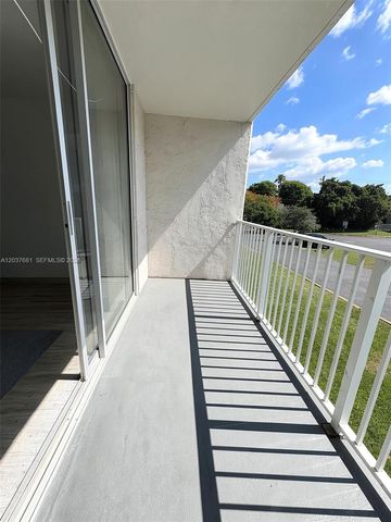 8405 NW 8th Street 204, Miami, FL 33126