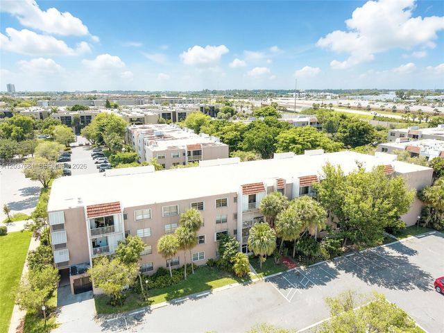 8405 NW 8th Street 204, Miami, FL 33126