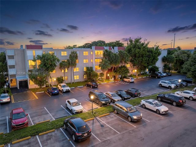 8405 NW 8th Street 204, Miami, FL 33126