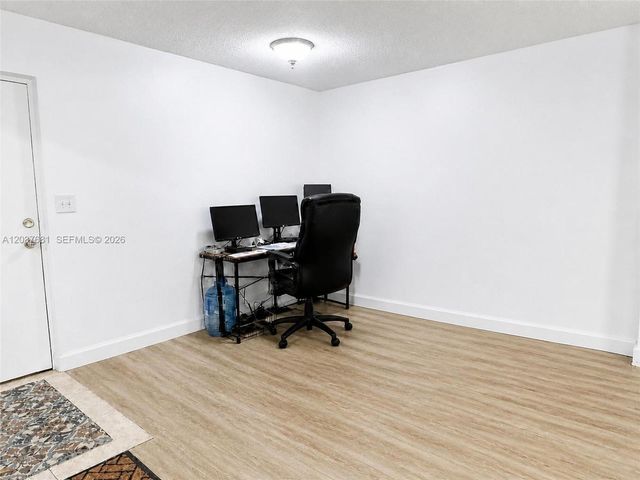8405 NW 8th Street 204, Miami, FL 33126
