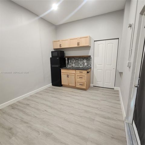 14639 SW 158th Path A, Miami, FL 33196