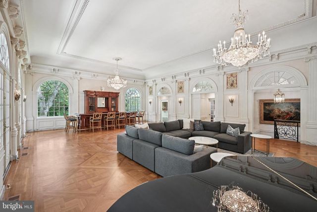 12 COVE RD, Moorestown, NJ 08057