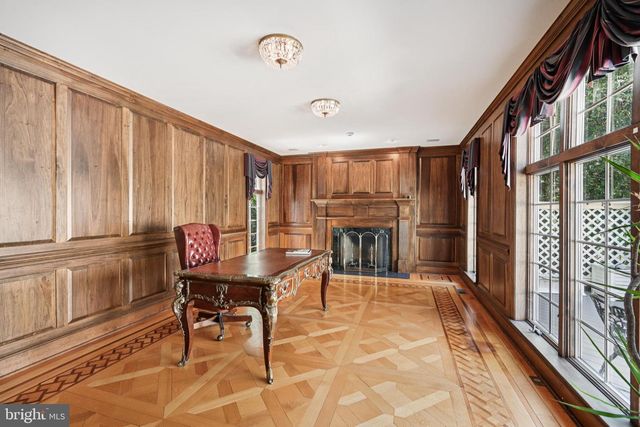 12 COVE RD, Moorestown, NJ 08057