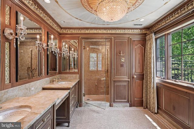 12 COVE RD, Moorestown, NJ 08057