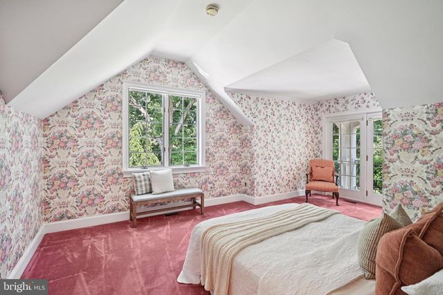 12 COVE RD, Moorestown, NJ 08057