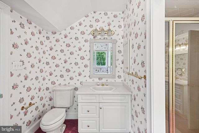 12 COVE RD, Moorestown, NJ 08057