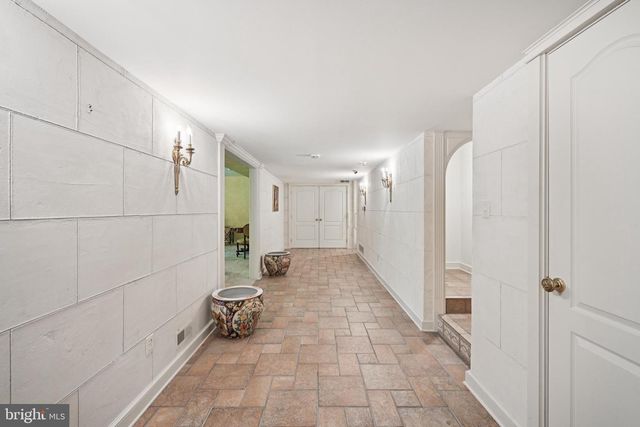 12 COVE RD, Moorestown, NJ 08057