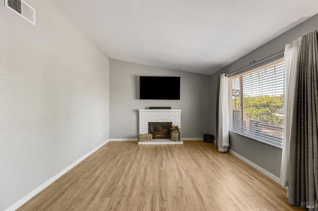 531 Colonial Cir, Vacaville, CA 95687