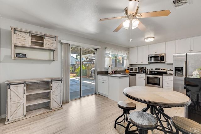 531 Colonial Cir, Vacaville, CA 95687