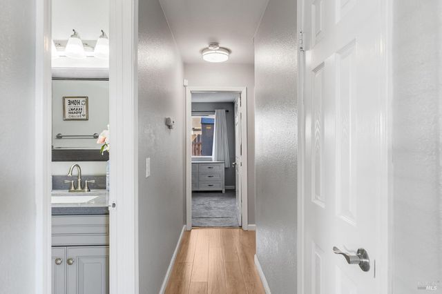 531 Colonial Cir, Vacaville, CA 95687