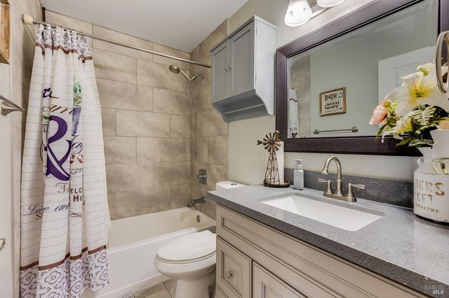 531 Colonial Cir, Vacaville, CA 95687