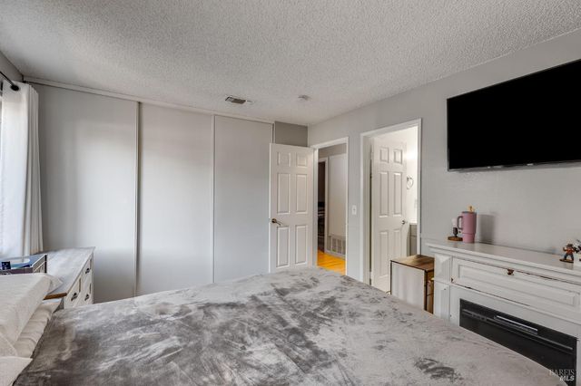 531 Colonial Cir, Vacaville, CA 95687