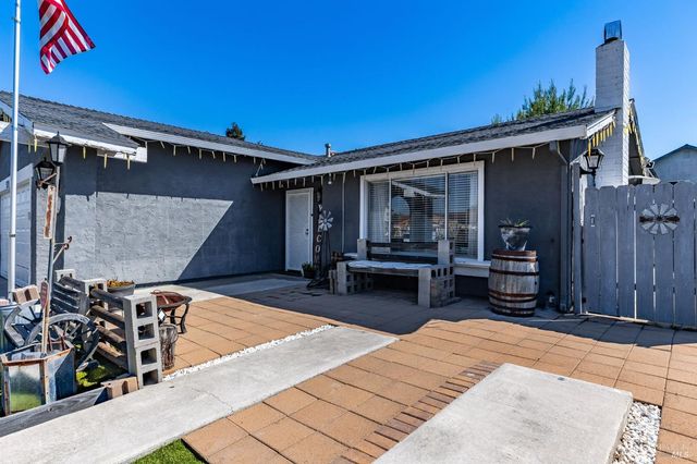 531 Colonial Cir, Vacaville, CA 95687