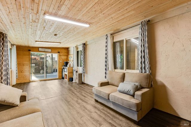 531 Colonial Cir, Vacaville, CA 95687