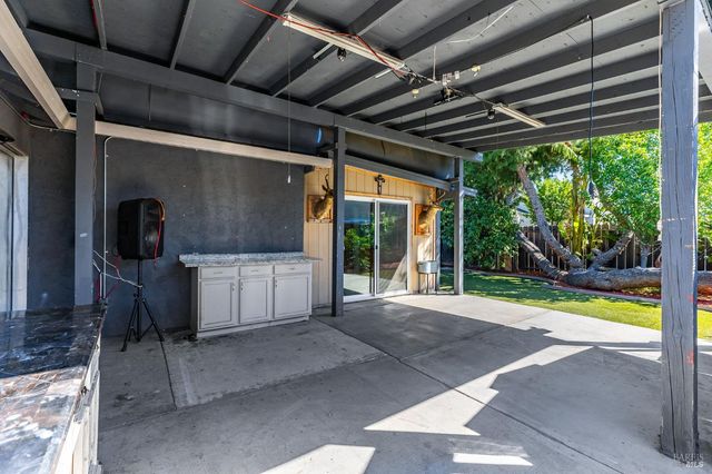 531 Colonial Cir, Vacaville, CA 95687