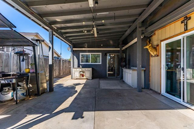 531 Colonial Cir, Vacaville, CA 95687