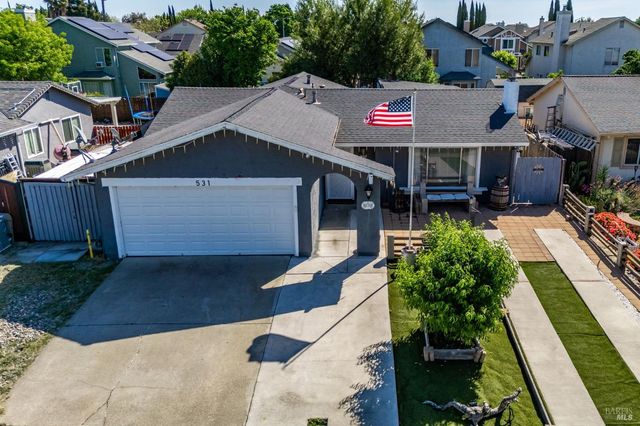 531 Colonial Cir, Vacaville, CA 95687