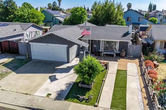 531 Colonial Cir, Vacaville, CA 95687
