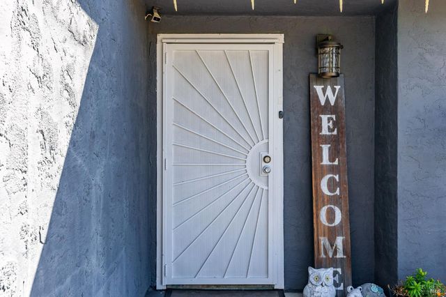 531 Colonial Cir, Vacaville, CA 95687