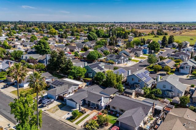 531 Colonial Cir, Vacaville, CA 95687
